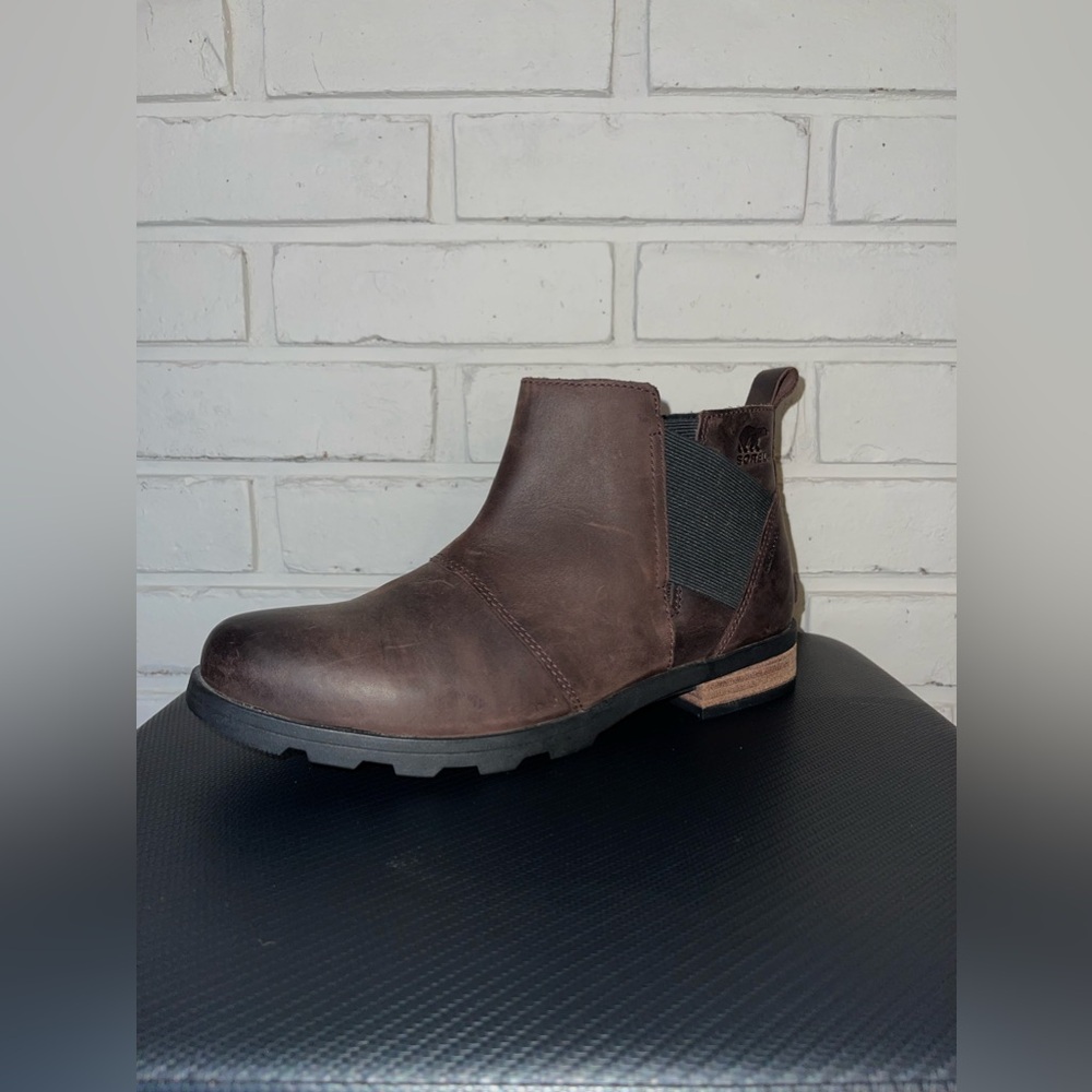 Size 10.5 Sorel women’s leather boots
